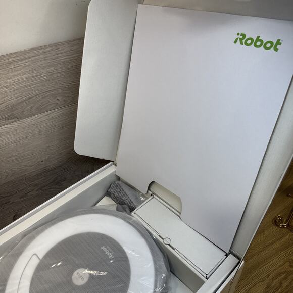 *Brand New in Box* iRobot Roomba 695 WiFi Connected Robotic Vacuum - Picture 7 of 9